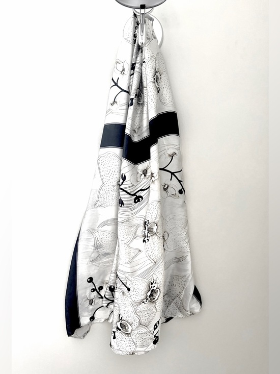 Vintage Accessories - Black and White Satin Floral Scarf